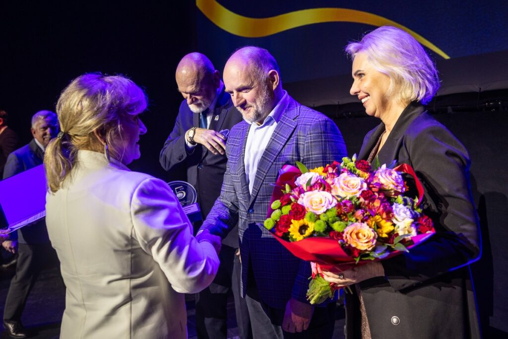 Gala z okazji 35-lecia samorządu pielęgniarek i położnych, Toruń, Jordanki, fot. Szymon Zdziebło/tarantoga dla UMWKP