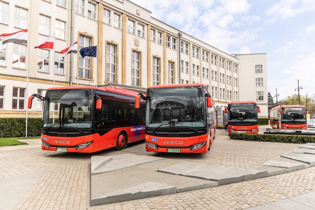 Odbiór nowych autobusów Kujawsko-Pomorskiego Transportu Samochodowego, fot. Andrzej Goiński/UMWKP