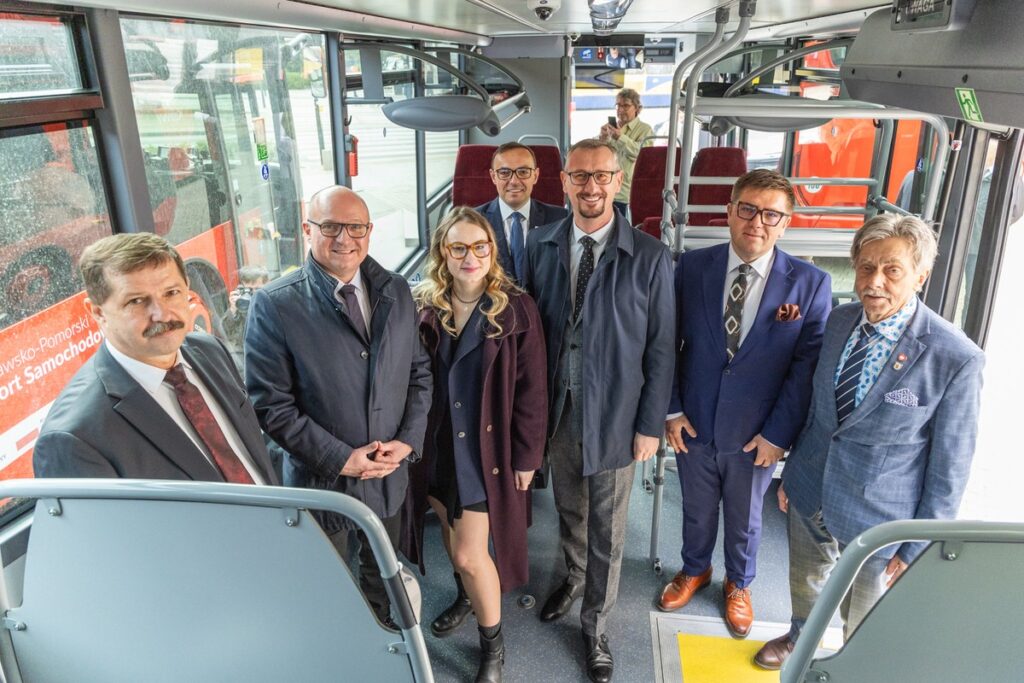 Odbiór nowych autobusów Kujawsko-Pomorskiego Transportu Samochodowego, fot. Andrzej Goiński/UMWKP
