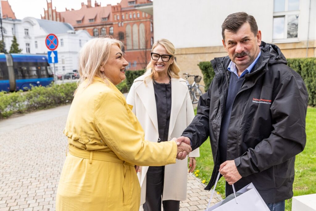Odbiór nowych autobusów Kujawsko-Pomorskiego Transportu Samochodowego, fot. Andrzej Goiński/UMWKP