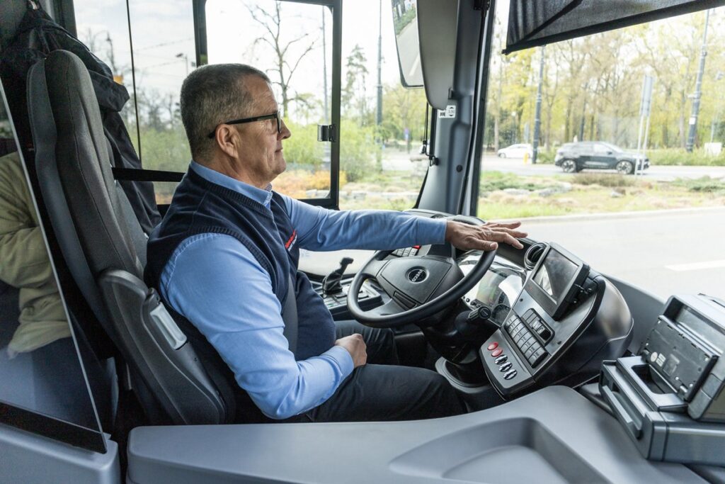Odbiór nowych autobusów Kujawsko-Pomorskiego Transportu Samochodowego, fot. Andrzej Goiński/UMWKP