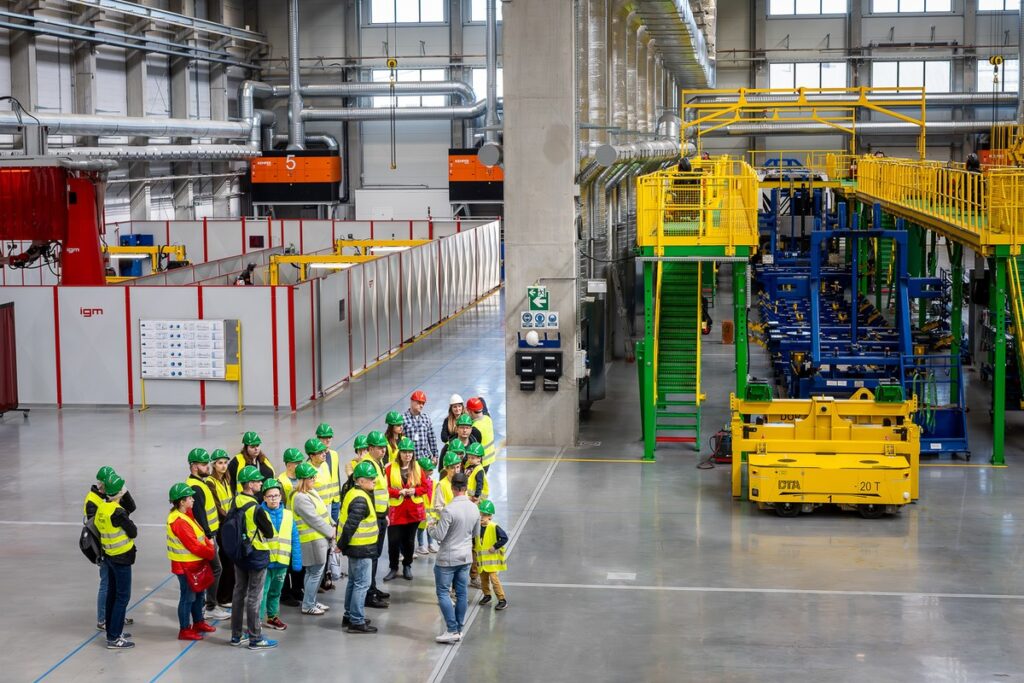 Dzień otwarty w PESA na Jubileusz 25-lecia, Eskapada, fot. Tomasz Czachorowski/eventphoto.ocm.pl dla UMWKP