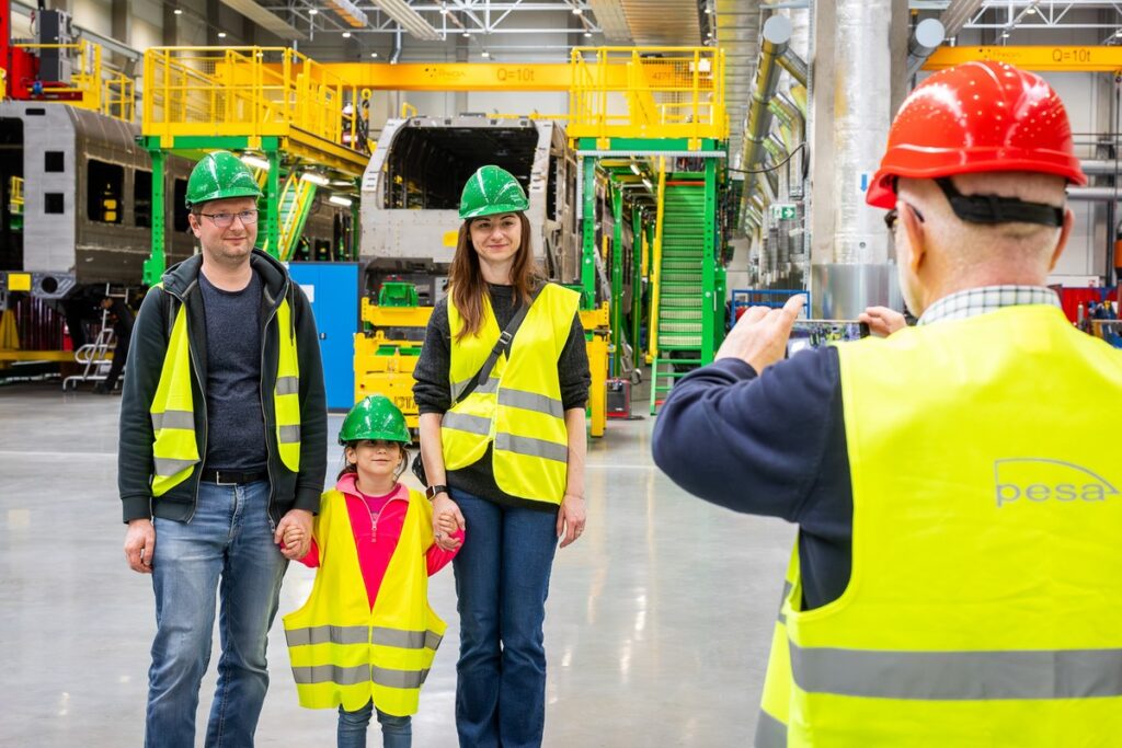 Dzień otwarty w PESA na Jubileusz 25-lecia, Eskapada, fot. Tomasz Czachorowski/eventphoto.ocm.pl dla UMWKP