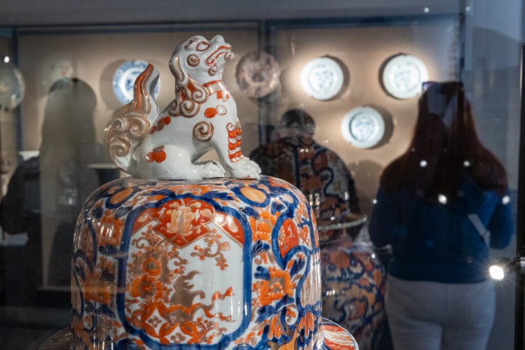 Toruń, Zwiedzanie Muzeum Sztuki Azji w Kamienicy pod Gwiazdą w nowej odsłonie, Eskapada, fot. Mikołaj Kuras dla UMWKP