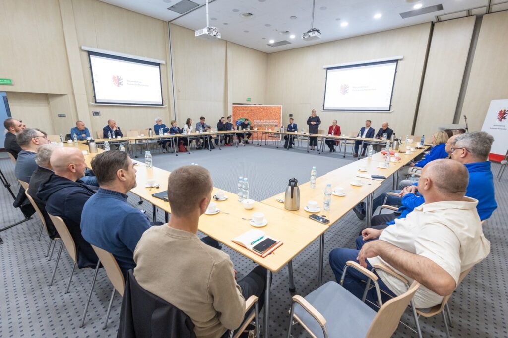 Spotkanie z przedstawicielami klubów sportowych w ramach programu Klub Pro, fot. Mikołaj Kuras dla UMWKP