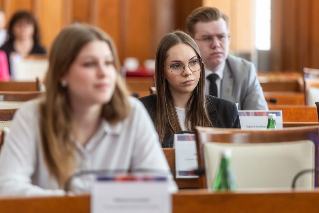 Regional Knowledge Competition on Local Government. Photo: Szymon Zdziebło / tarantoga.pl for UMWKP