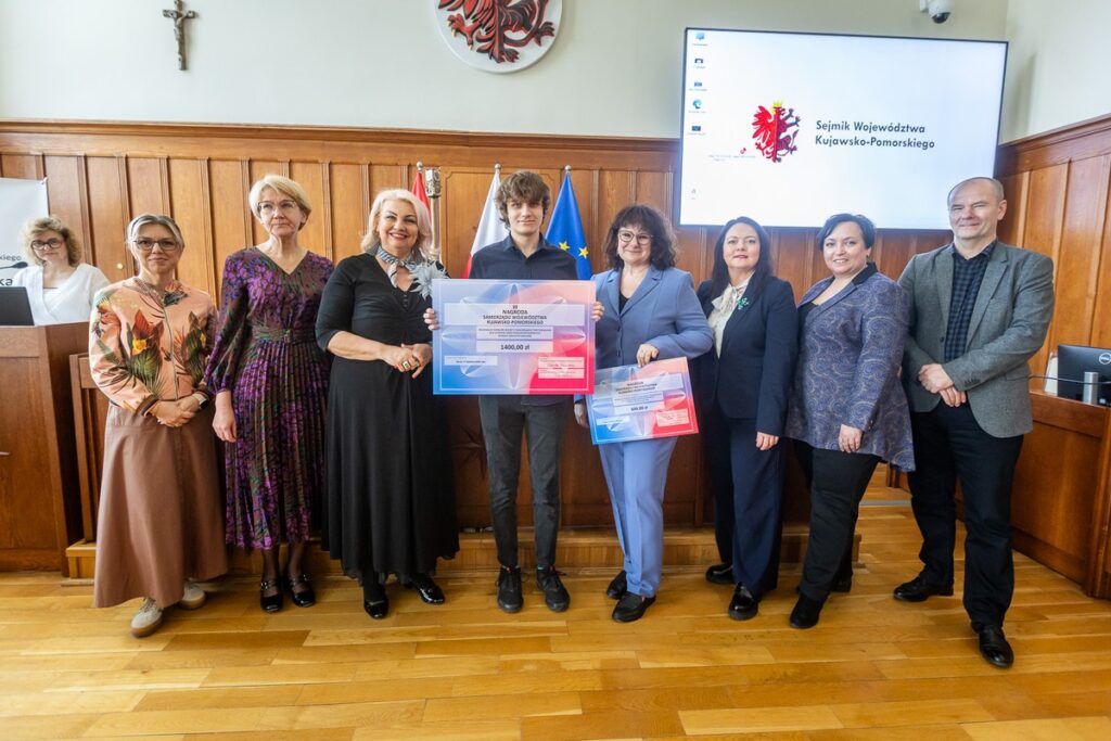 Regional Knowledge Competition on Local Government. Photo: Szymon Zdziebło / tarantoga.pl for UMWKP