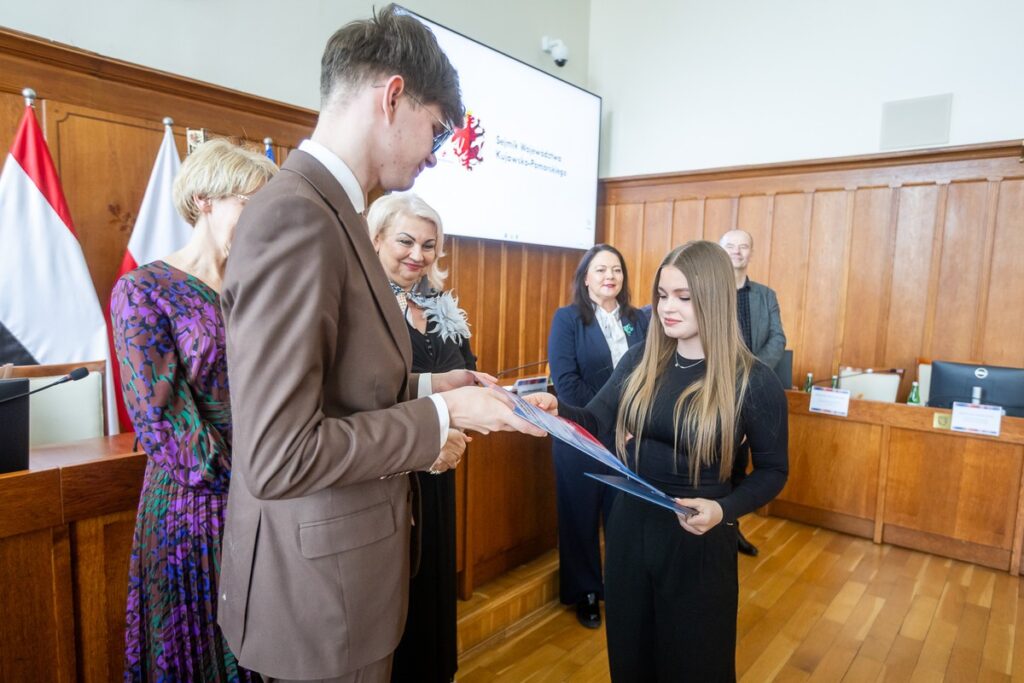 Regional Knowledge Competition on Local Government. Photo: Szymon Zdziebło / tarantoga.pl for UMWKP