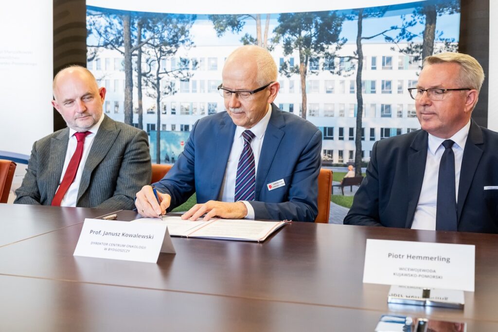 Agreement signed for the financing of the expansion and modernization of the main complex of the Oncology Center. Photo: Tomasz Czachorowski / eventphoto for UMWKP