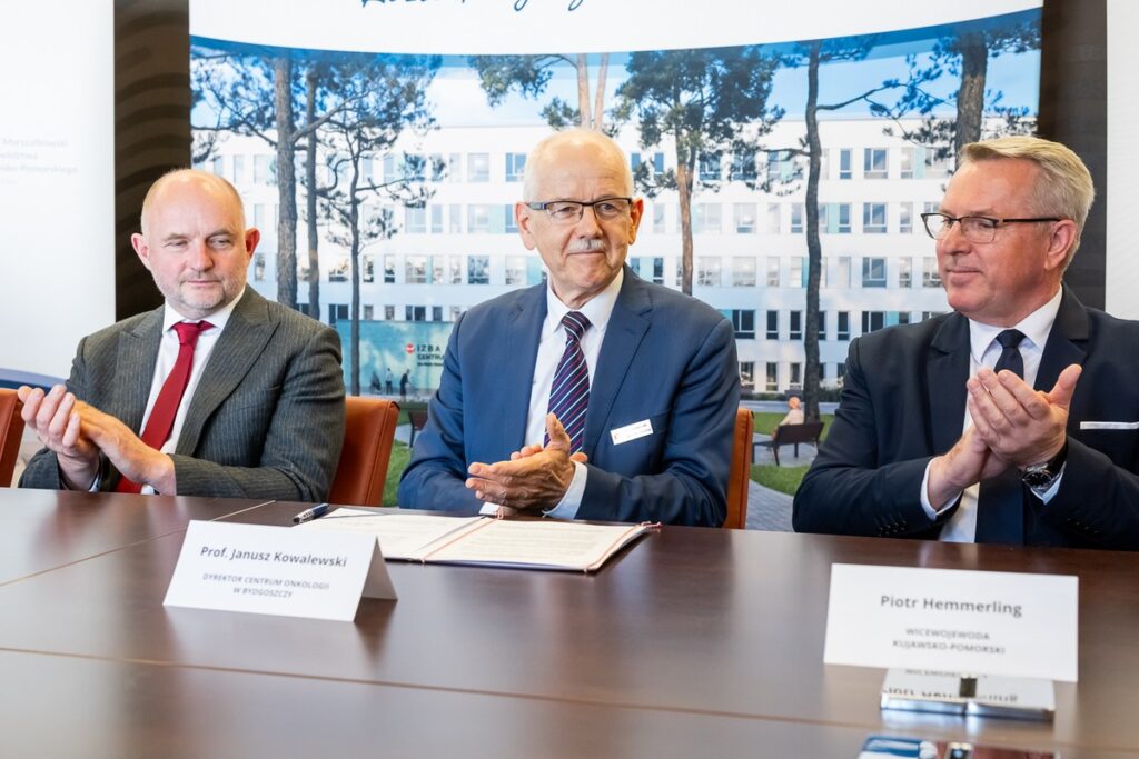 Agreement signed for the financing of the expansion and modernization of the main complex of the Oncology Center. Photo: Tomasz Czachorowski / eventphoto for UMWKP