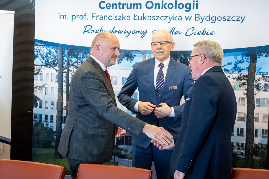 Agreement signed for the financing of the expansion and modernization of the main complex of the Oncology Center. Photo: Tomasz Czachorowski / eventphoto for UMWKP