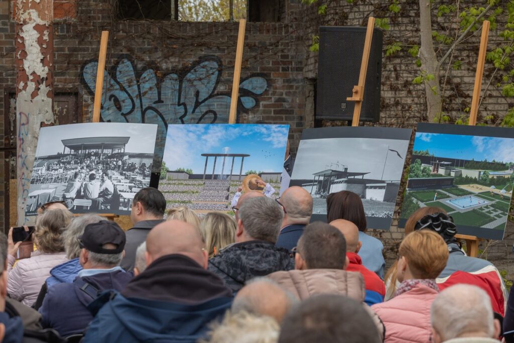 Meeting at the pool complex in Ciechocinek, photo: Mikołaj Kuras / UMWKP