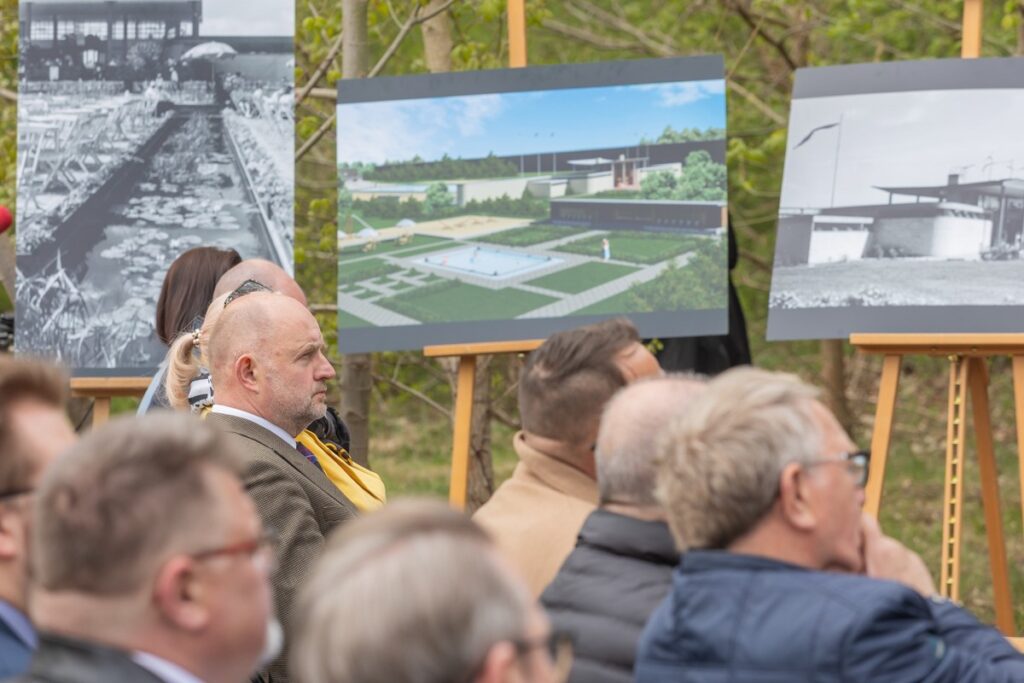 Meeting at the pool complex in Ciechocinek, photo: Mikołaj Kuras / UMWKP