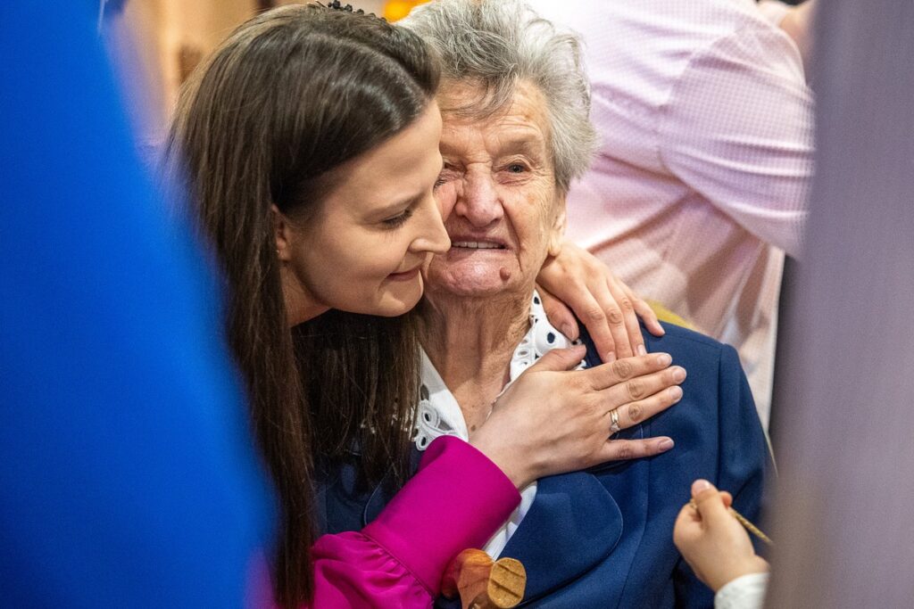 Medal Unitas Durat dla Genowefy Urbańskiej, fot. Szymon Zdziebło/tarantoga.pl dla UMWKP