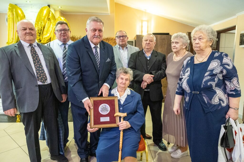 Medal Unitas Durat dla Genowefy Urbańskiej, fot. Szymon Zdziebło/tarantoga.pl dla UMWKP