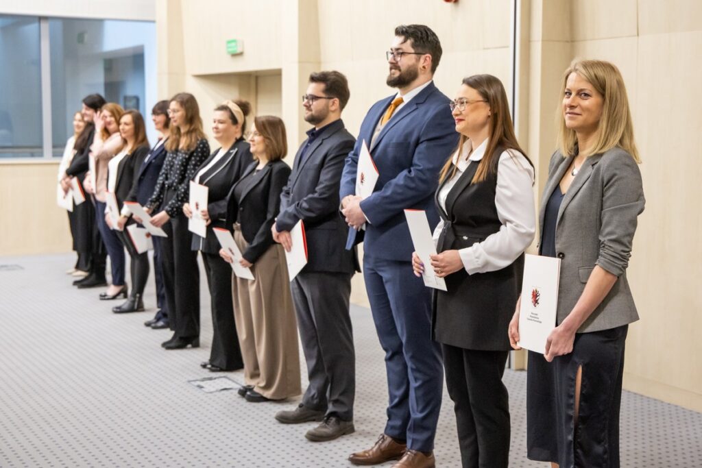 Ślubowanie urzędników, 30 kwietnia 2026 r., fot. Andrzej Goiński/UMWKP