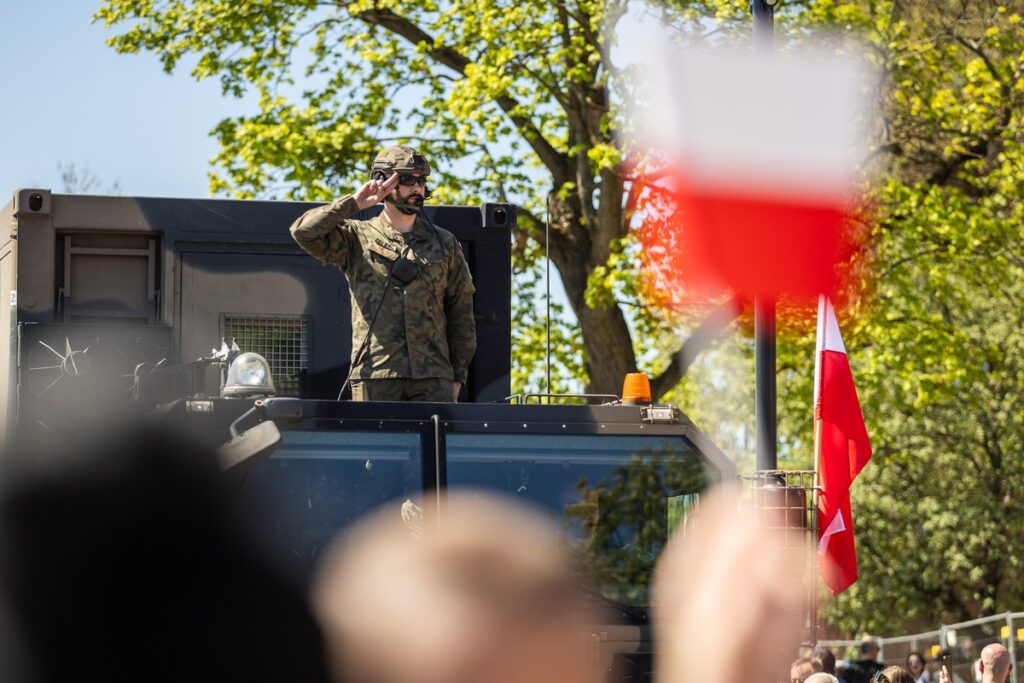 Wojewódzkie obchody Dnia Flagi, Toruń, fot. Szymon Zdziebło/tarantoga dla UMWKP