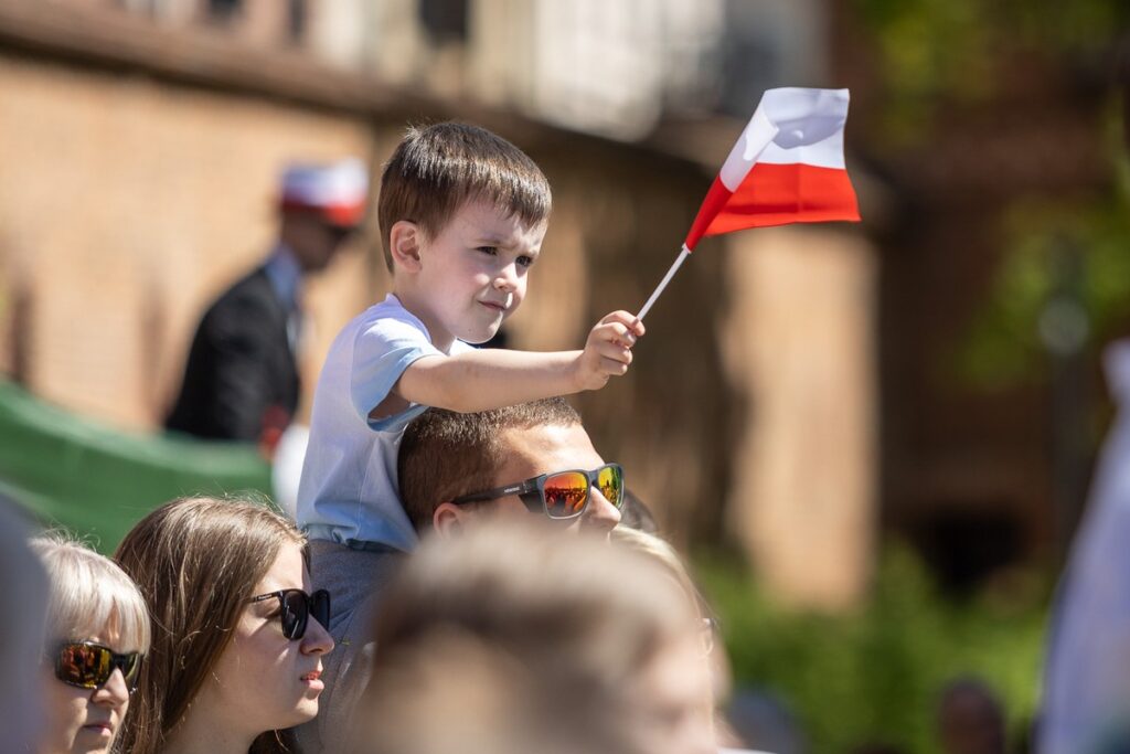 Wojewódzkie obchody Dnia Flagi, Toruń, fot. Szymon Zdziebło/tarantoga dla UMWKP