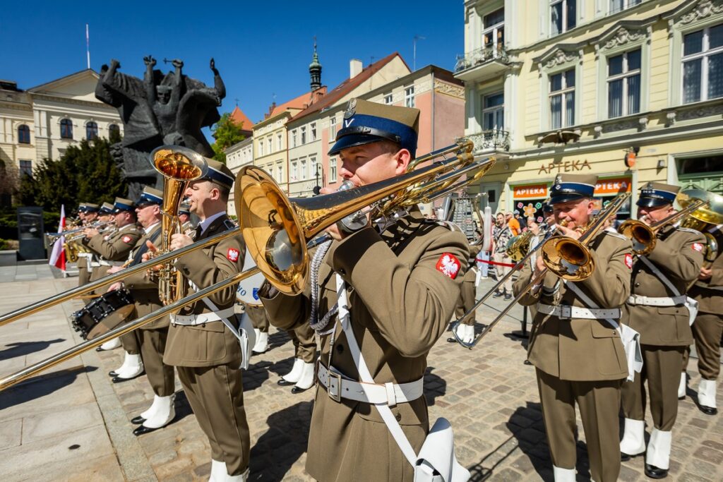 Wojewódzkie obchody Dnia Flagi, Bydgoszcz, fot. Tomasz Czachorowski/eventphoto dla UMWKP