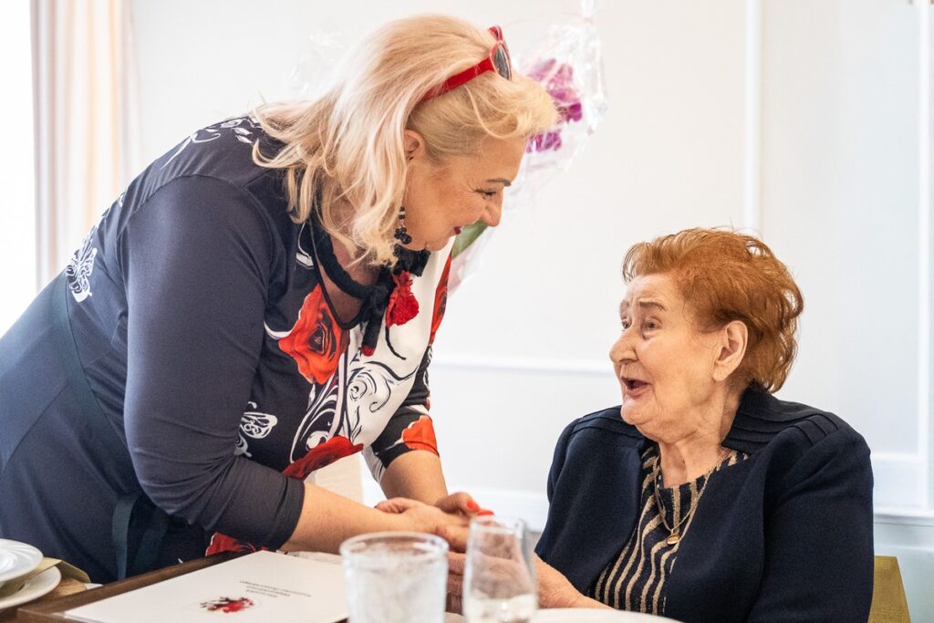 Awarding of a medal to Ms. Irena Łuczak, photo by Szymon Zdziebło/tarantoga.pl for the UMWKP