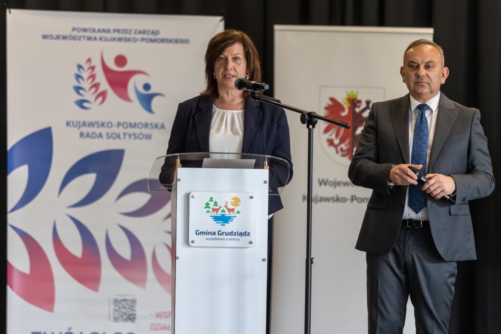 Presentation of honorary badges to village heads from Grudziądz County, photo by Mikołaj Kuras for the UMWKP