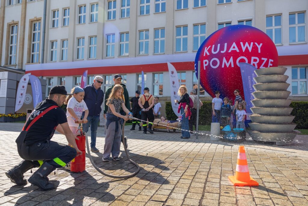 Piknik rodzinny w ramach Funduszowego Maja w Toruniu, fot. Mikołaj Kuras dla UMWKP