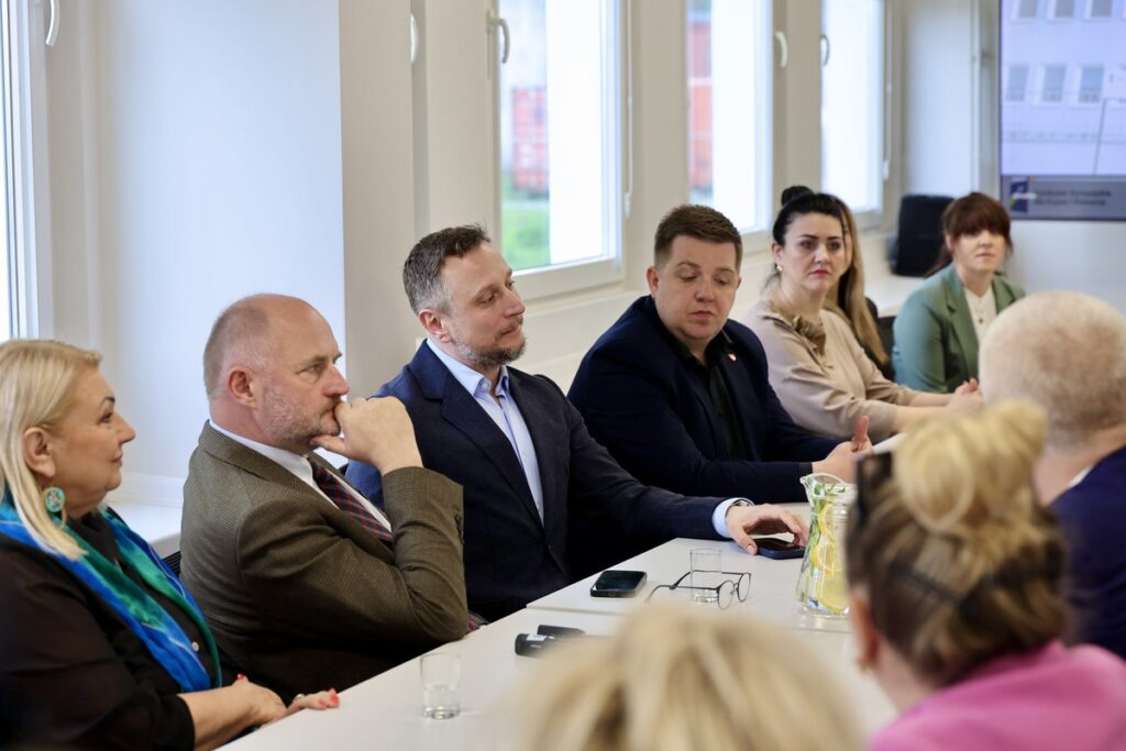 Visit to the Social Services Centre in Inowrocław, photo by Andrzej Goiński/UMWKP