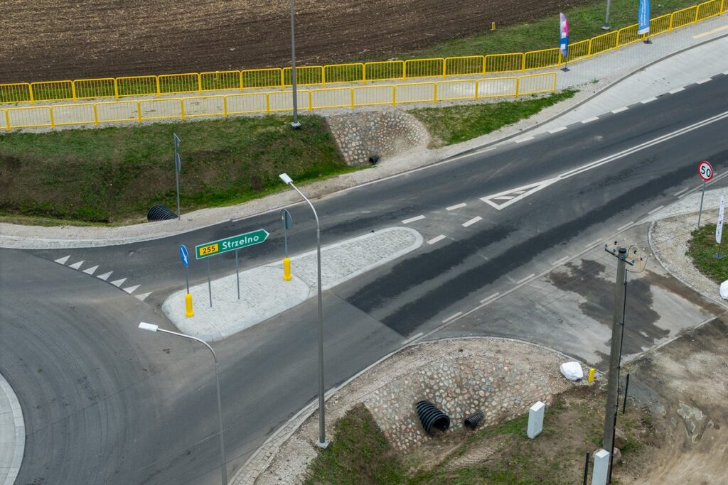 Opening of the Roundabout in Broniewice in Inowrocław County, photo by Szymon Zdziebło/tarantoga.pl for UMWKP