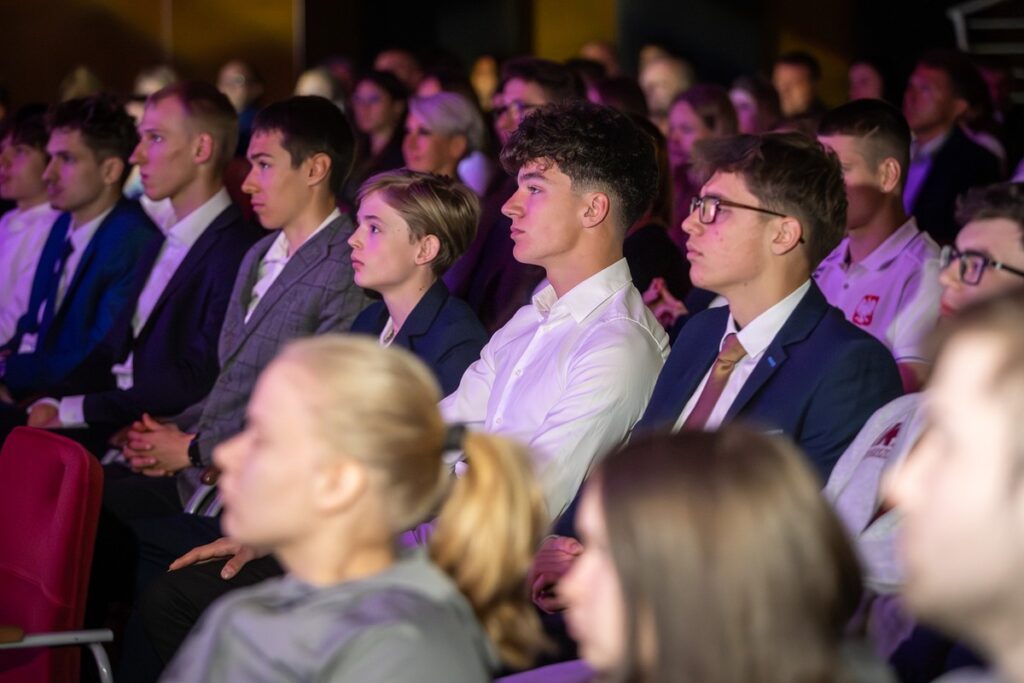 Wręczenie nagród i stypendiów sportowych, fot. Szymon Zdziebło/tarantoga.pl dla UMWKP