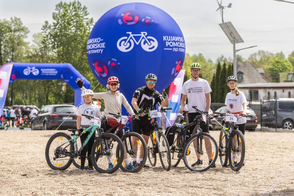 Rajd rowerowy w Chrostkowie, fot. Szymon Zdziebło/tarantoga.pl dla UMWKP