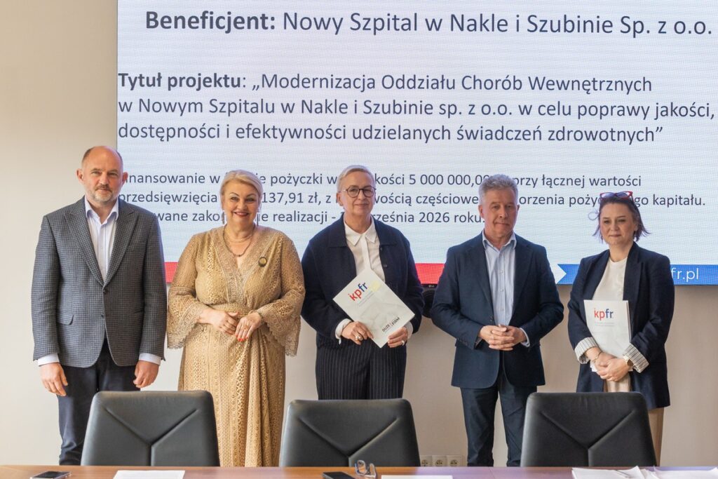 Wręczenie umów pożyczek pomocowych KPFR, fot. Mikołaj Kuras dla UMWKP