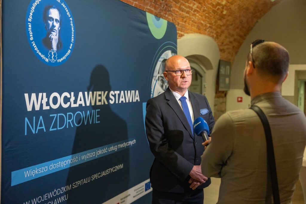 Konferencja podsumowująca pakiet zakupów WSS we Włocławku, fot. Mikołaj Kuras dla UMWKP
