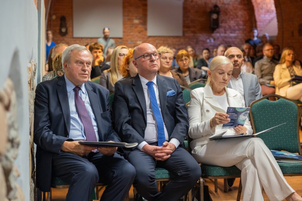 Konferencja podsumowująca pakiet zakupów WSS we Włocławku, fot. Mikołaj Kuras dla UMWKP