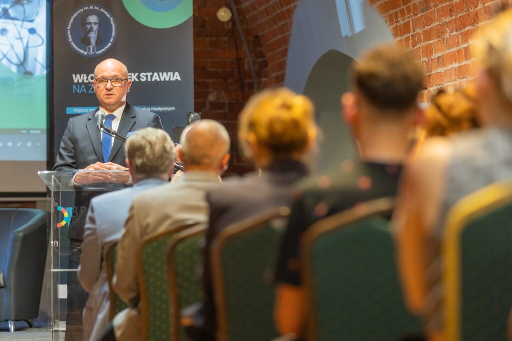 Konferencja podsumowująca pakiet zakupów WSS we Włocławku, fot. Mikołaj Kuras dla UMWKP