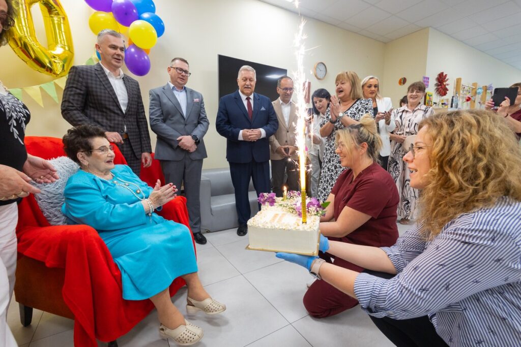 Wręczenie medalu Leokadii Sztance, fot. Mikołaj Kuras dla UMWKP
