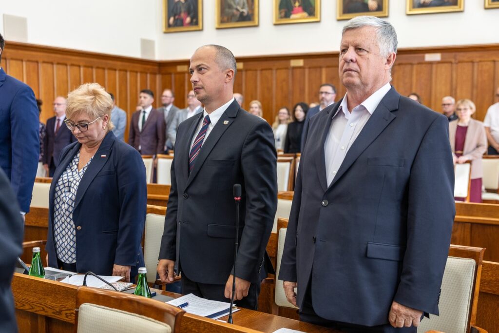 Sesja absolutoryjna sejmiku województwa, 25 maja 2026, fot. Szymon Zdziebło/tarantoga dla UMWKP