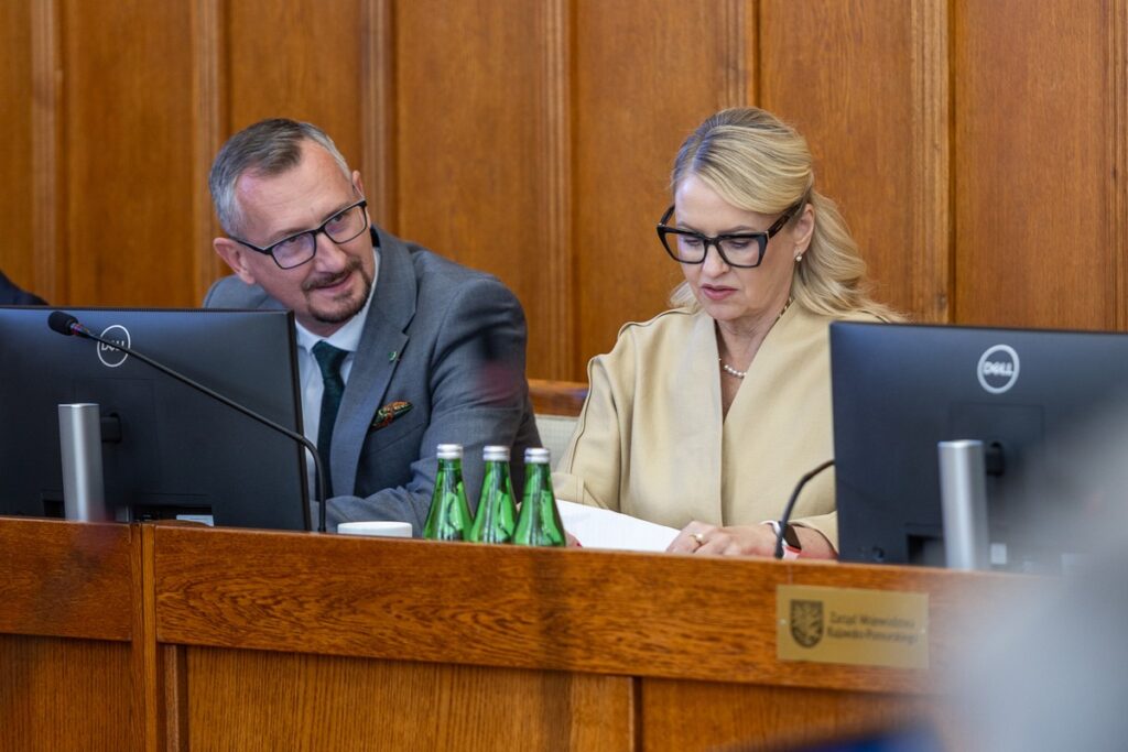 Sesja absolutoryjna sejmiku województwa, 25 maja 2026, fot. Szymon Zdziebło/tarantoga dla UMWKP