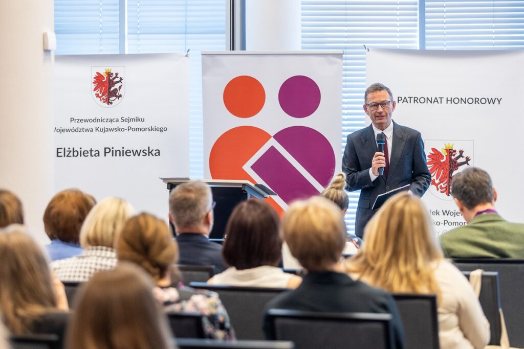 Regionalna Konferencja Opieki Długoterminowej, fot. Szymon Zdziebło/tarantoga.pl dla UMWKP