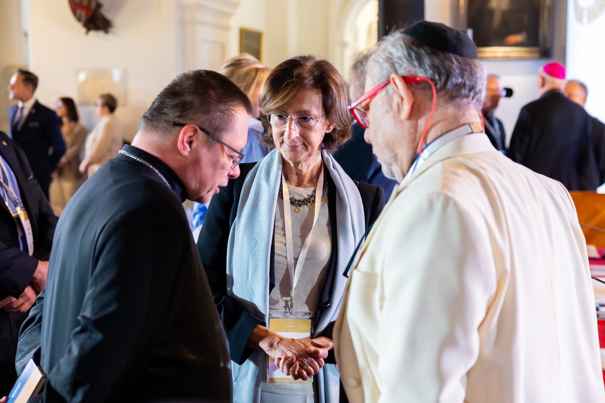 Colloquium Charitativum Novum, Toruń, 1 czerwca 2026, od lewej: kard. Grzegorz Ryś, Marta Cartabia i Joseph Weiler, fot. Mikołaj Kuras dla UMWKP