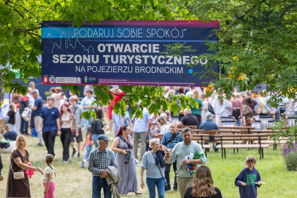 Otwarcie sezonu turystycznego na Pojezierzu Brodnickim, fot. Mikołaj Kuras dla UMWKP