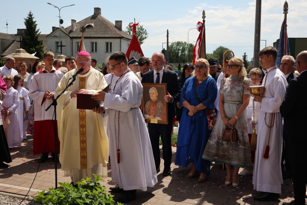 Holy Mass celebrating the Kujawsko-Pomorskie Region Day in Kruszyn, photo by Mikołaj Kuras for UMWKP