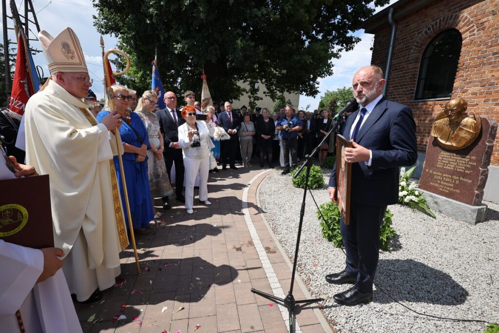 Holy Mass celebrating the Kujawsko-Pomorskie Region Day in Kruszyn, photo by Mikołaj Kuras for UMWKP