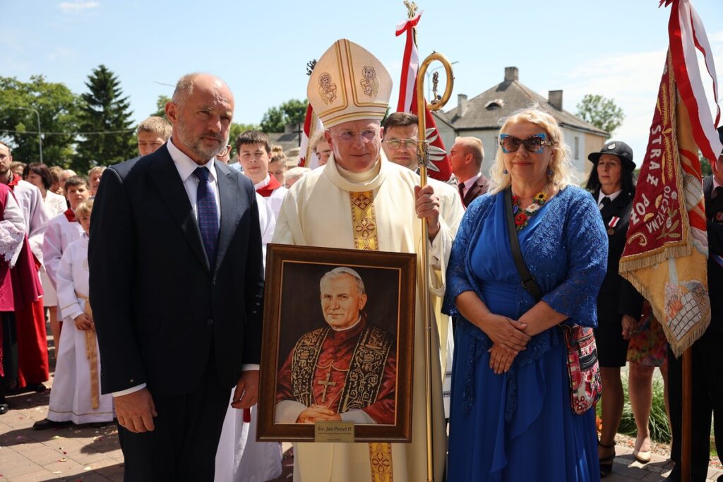 Holy Mass celebrating the Kujawsko-Pomorskie Region Day in Kruszyn, photo by Mikołaj Kuras for UMWKP