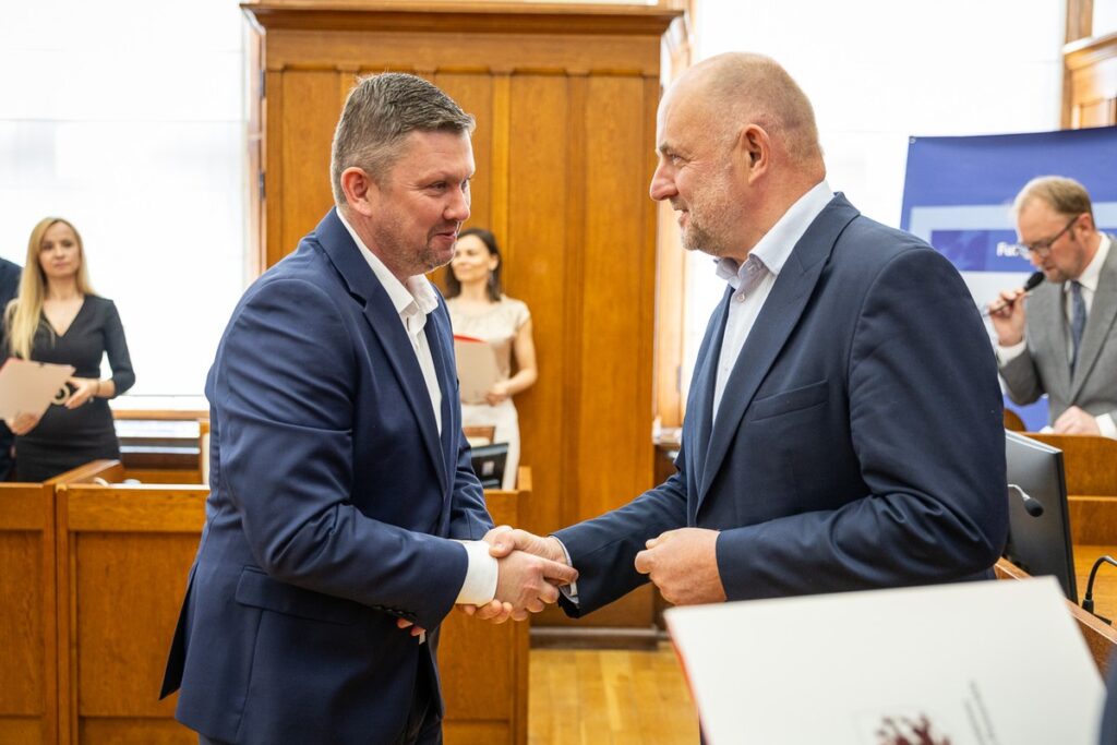 Uroczystość wręczenia umów, fot. Szymon Zdziebło/tarantoga dla UMWKP