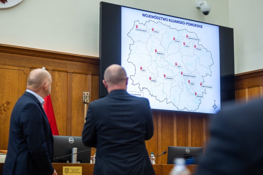 Uroczystość wręczenia umów, fot. Szymon Zdziebło/tarantoga dla UMWKP