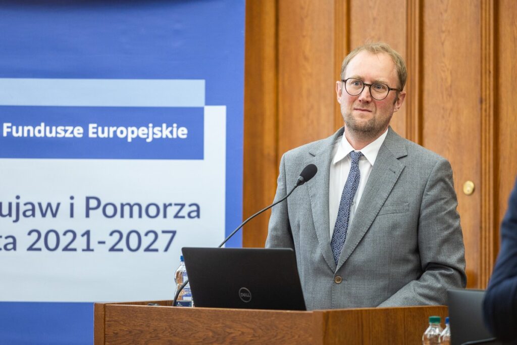 Uroczystość wręczenia umów, fot. Szymon Zdziebło/tarantoga dla UMWKP