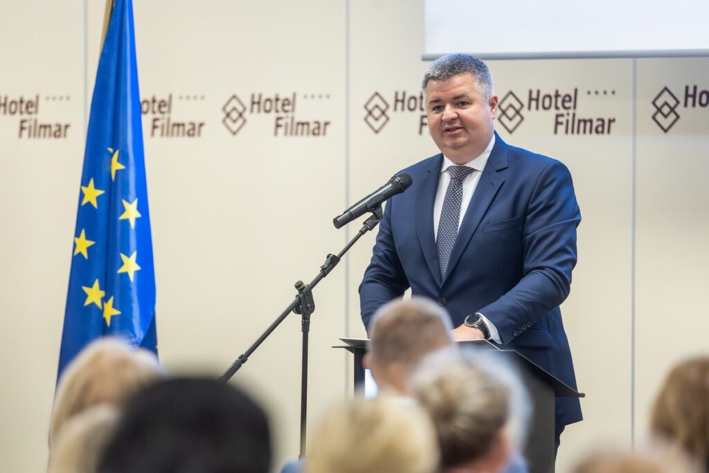 Konferencja "Kierunek-Rozwój Twoje jutro zaczyna się dzisiaj", fot. Szymon Zdziebło/tarantoga dla UMWKP