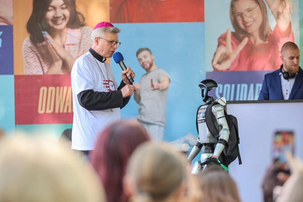 Przystanek JPII, 12 czerwca 2026, Toruń, fot. Szymon Zdziebło/tarantoga dla UMWKP