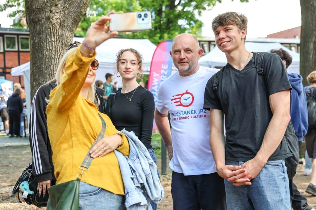 Przystanek JPII, 12 czerwca 2026, Toruń, fot. Szymon Zdziebło/tarantoga dla UMWKP