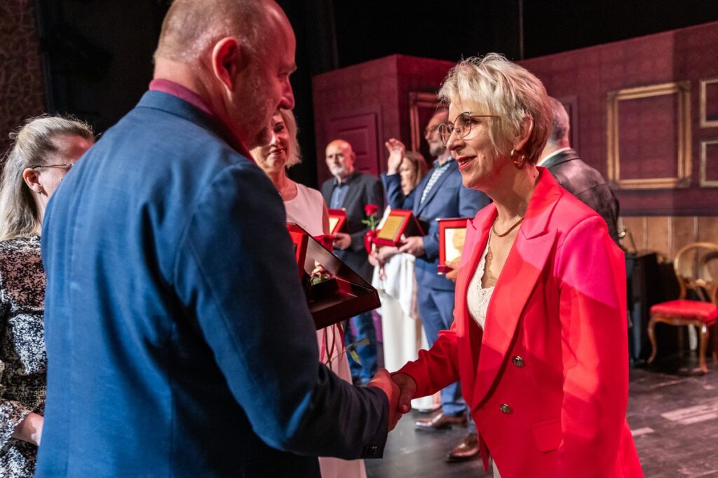 Gala Rodzicielstwa Zastępczego, fot. Szymon Zdziebło/tarantoga.pl dla UMWKP